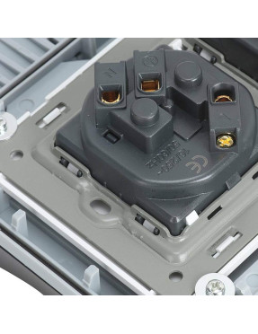 Зовнішня розетка на 2 виходи для двору саду з вологозахистом IP66 16A 220V